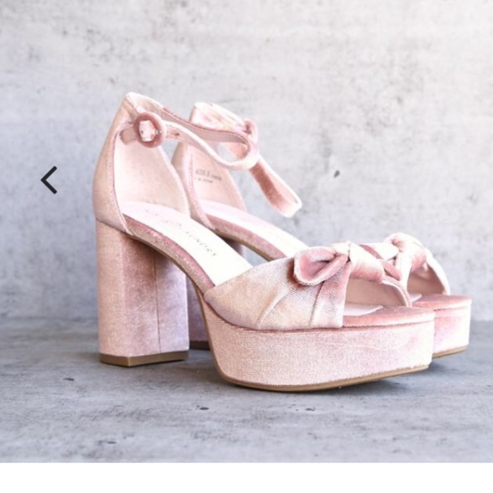 Chinese laundry Tina velvet platform sandal rose